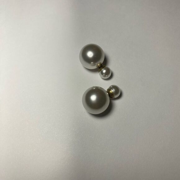 Faux pearl two-way earrings - Picture 4 of 4